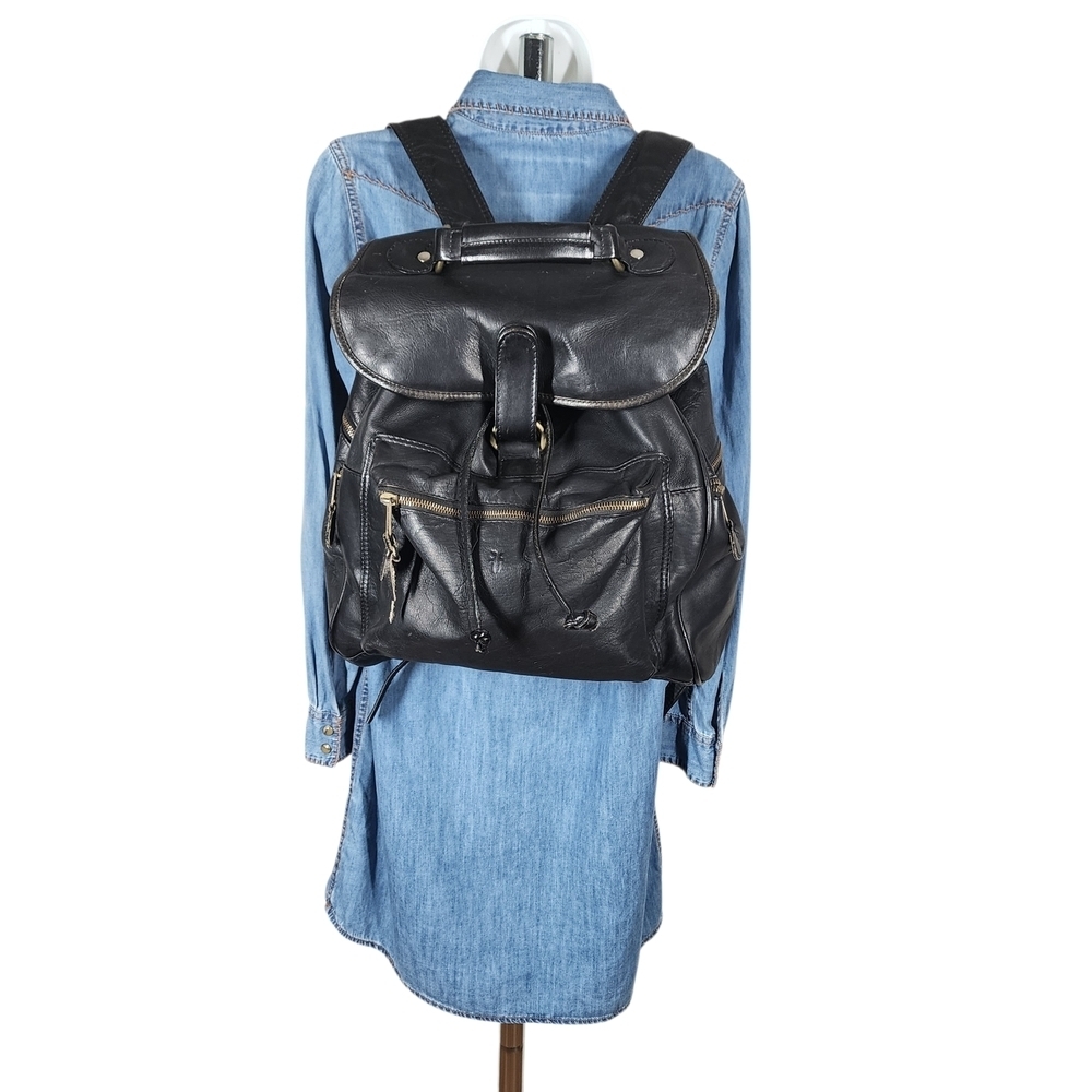 FRYE BLACK LEATHER BACKPACK